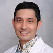 Photo of physician Pattara Rattanawong